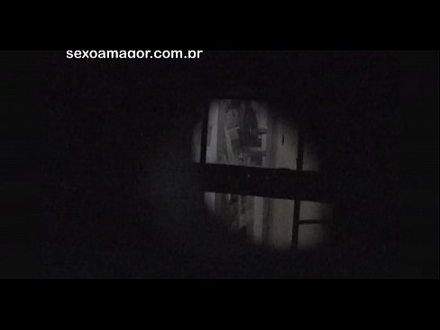 ❤️ Ka hopukina pukutia a Blondie e tetahi kaitirotiro takiwa e huna ana i muri i nga pereki tuwhera ❌ Porno i mi.it-com.top
